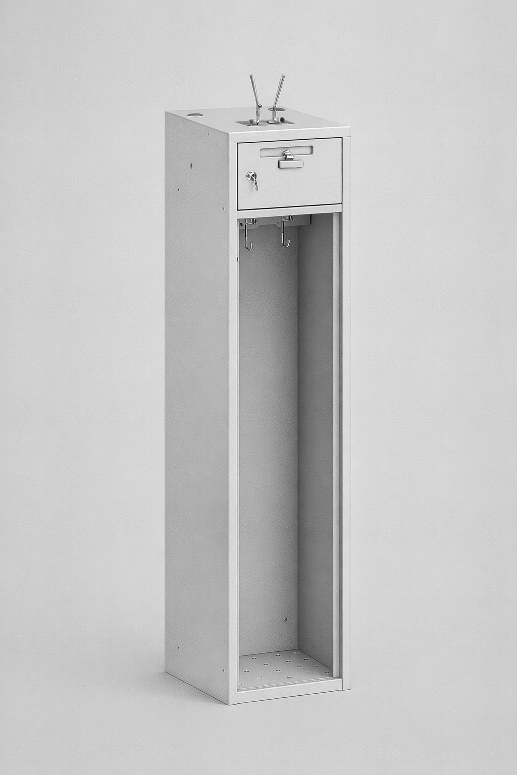 Zaměstnanecká šatní skříň MSS 410 - uspořádané osobní vybavení a opakovatelný standard