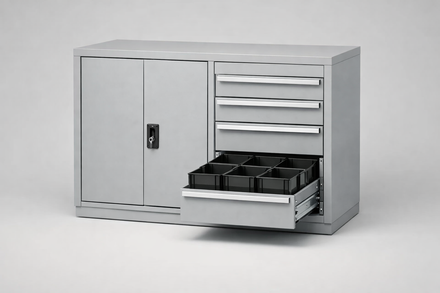 Dílenská skříň S4/h63 – 1 szt. - uspořádání nářadí, komponentů a servisního vybavení